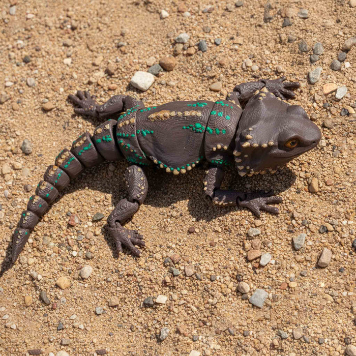 heebiejeebies bearded dragon 3D with distinctive markings on a sandy ground